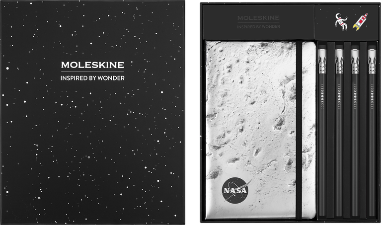 NASA-inspired Limited Edition Drawing Gift Box Hard cover, large, ruled notebook, four Blackwing pencils, and two pins - Side view