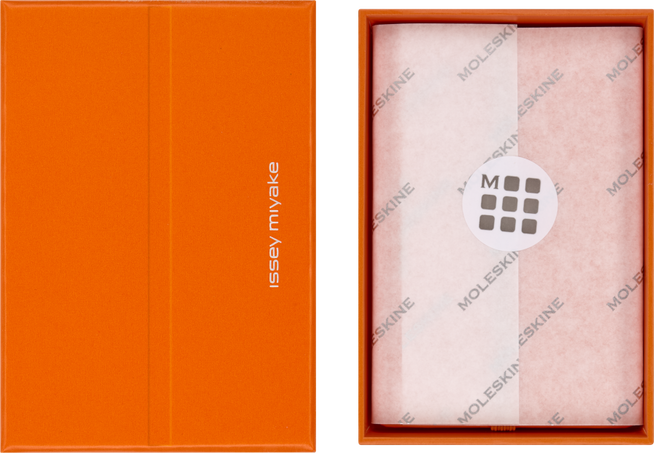 BUSINESS CARD HOLD. ORANGE ISSEY MIYAKE