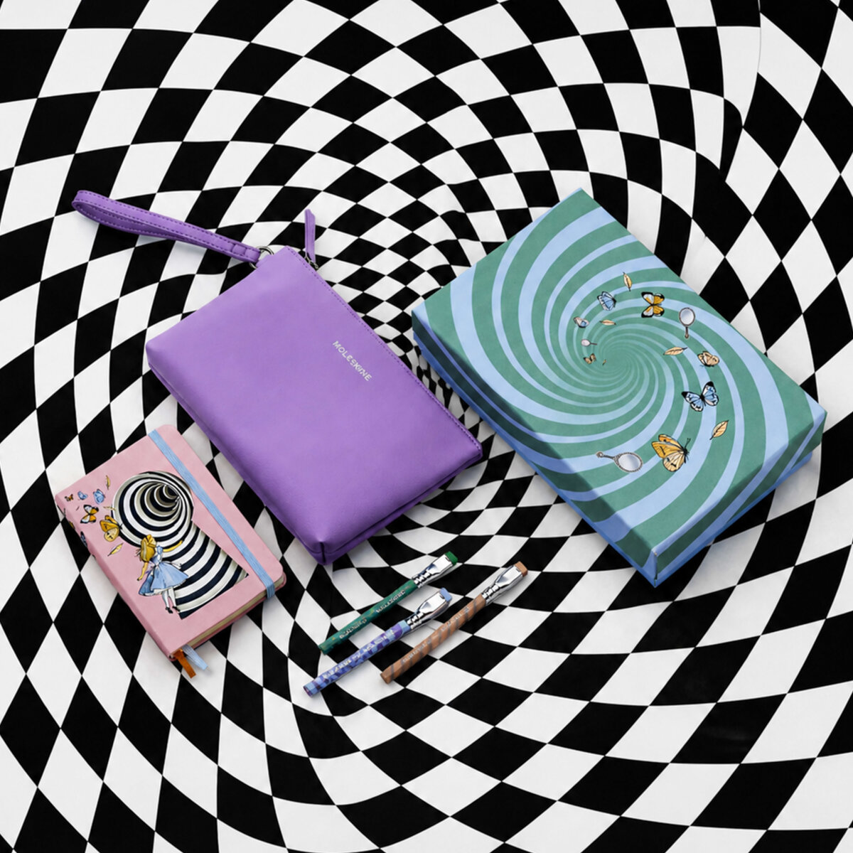 Alice's Adventures in Wonderland Premium Gift Box