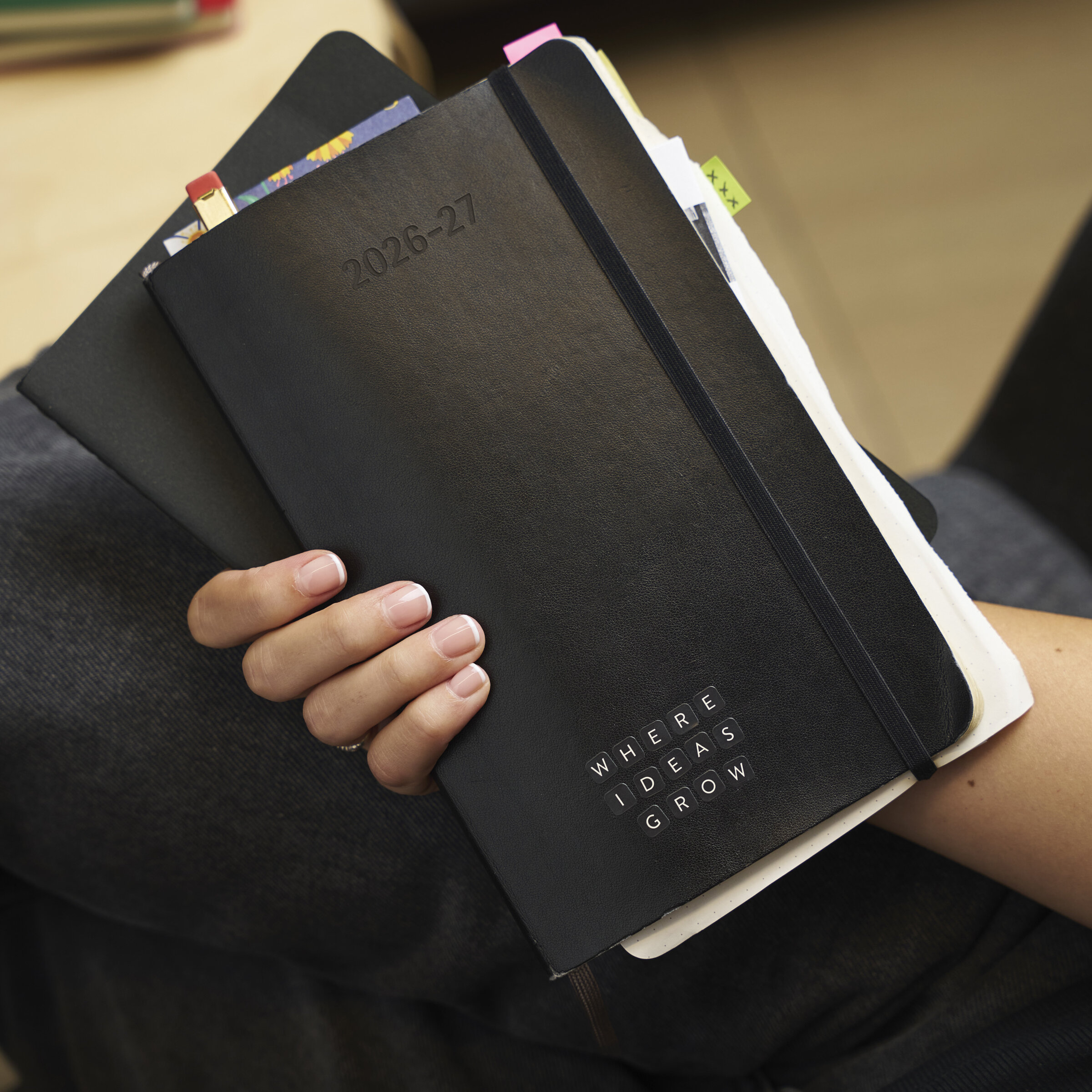 Classic Weekly Planner 2026/2027